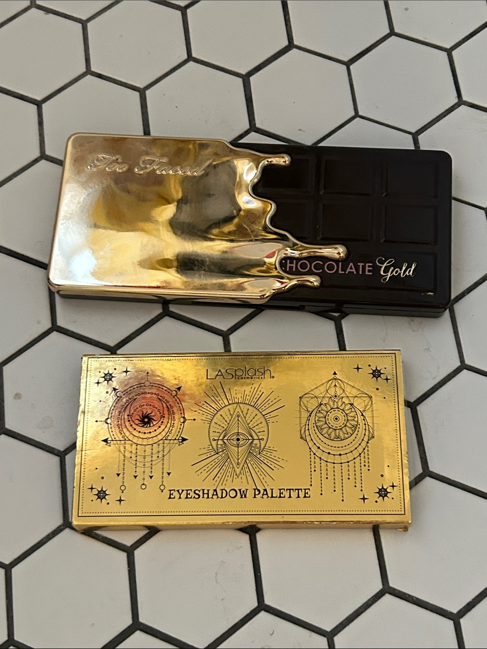 Lot of two Eyeshadow Palettes Too faced Hot Chocolate Gold LA Splash like new